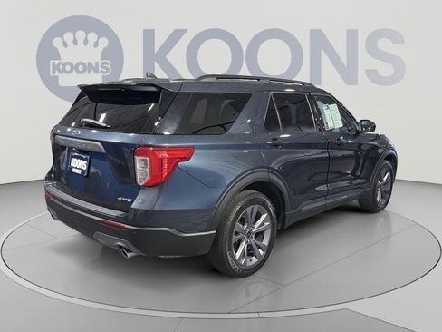 Used 2022 Ford Explorer XLT w/ Equipment Group 202A AWD/4WD image 7