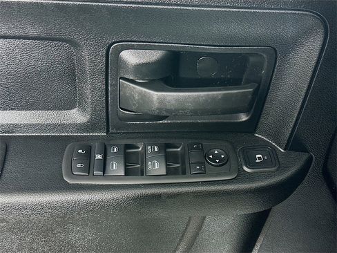 Used 2024 RAM 2500 Tradesman w/ Chrome Appearance Group image 23