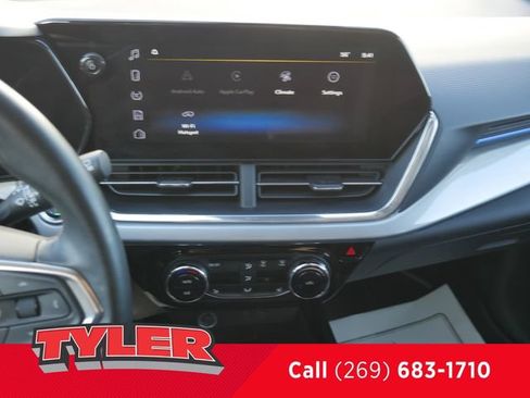 Used 2024 Chevrolet Trax LT w/ LT Convenience Package FWD image 45