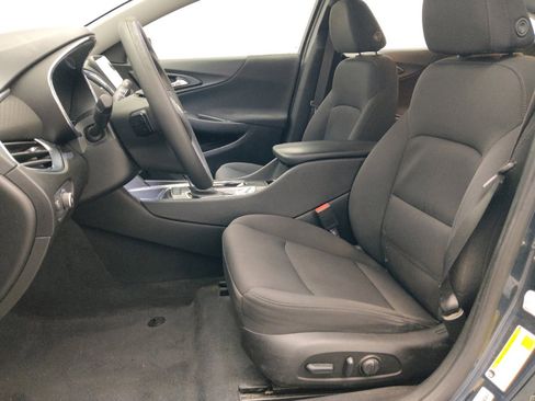 Used 2019 Chevrolet Malibu LT FWD image 17