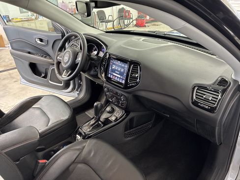 Used 2018 Jeep Compass Limited AWD/4WD image 19