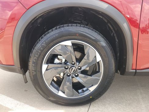 Used 2025 Nissan Rogue SV image 29