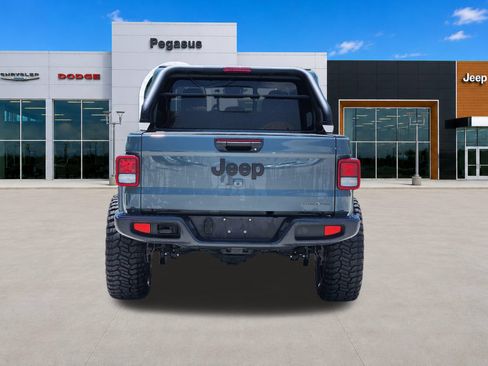 Used 2024 Jeep Gladiator Sport AWD/4WD image 8
