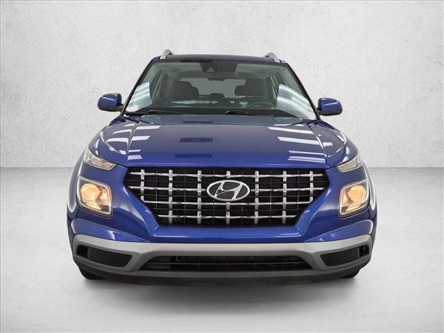 Used 2022 Hyundai Venue SEL FWD image 2