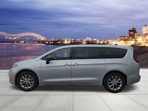New 2026 Chrysler Pacifica Limited image 2