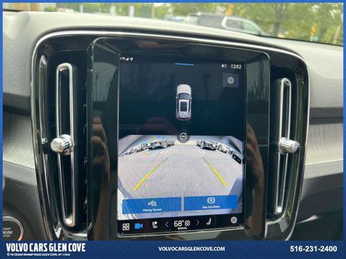 Certified 2024 Volvo XC40 B5 Plus w/ Protection Package Premier image 28