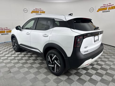 New 2026 Nissan Kicks SV w/ Illumination Package image 3