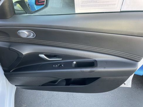 Certified 2025 Hyundai Elantra SEL image 25