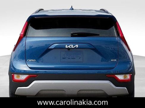New 2025 Kia Niro EX image 13