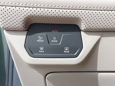 New 2026 Volkswagen Atlas SE FWD image 21