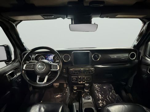Used 2019 Jeep Wrangler Unlimited Sahara AWD/4WD image 14