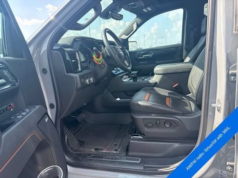 Used 2025 GMC Sierra 1500 AT4 w/ Technology Package AWD/4WD image 11