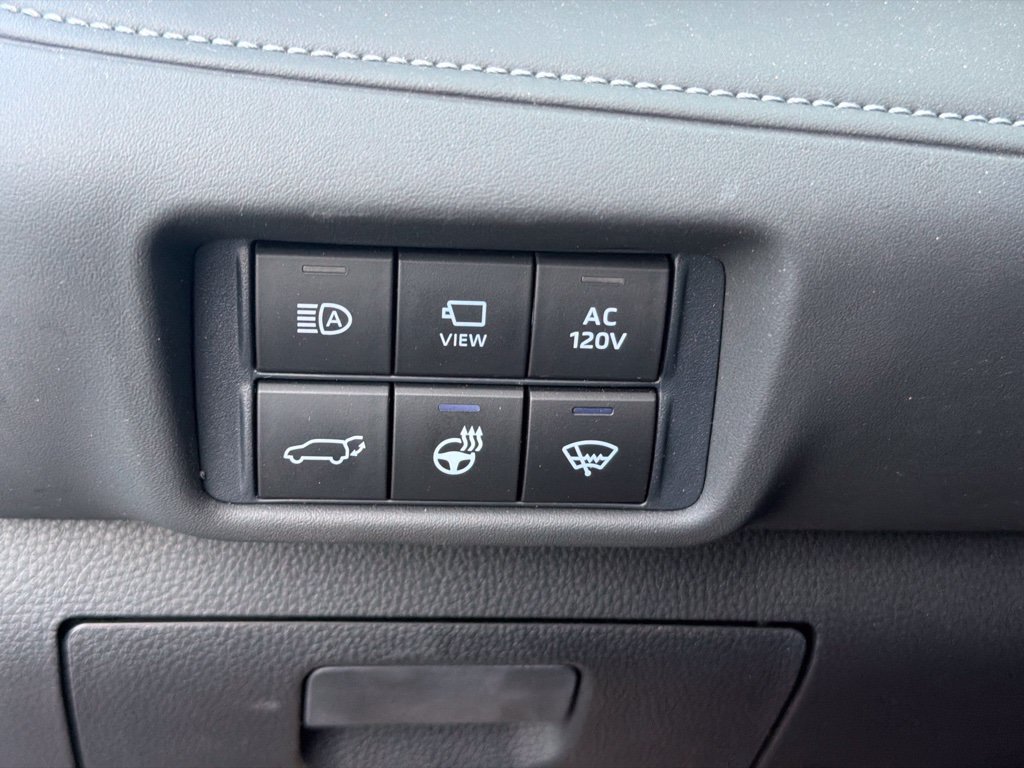 Used 2021 Toyota Highlander Limited AWD/4WD image 17