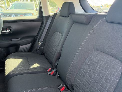 Used 2023 Honda HR-V LX image 9