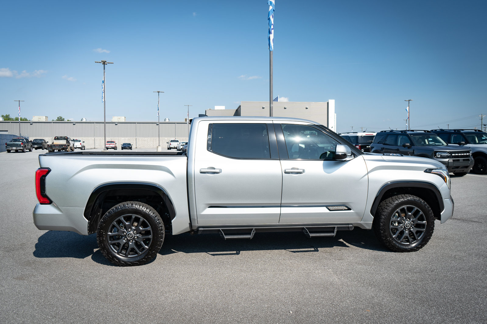 Used 2023 Toyota Tundra Platinum AWD/4WD image 11