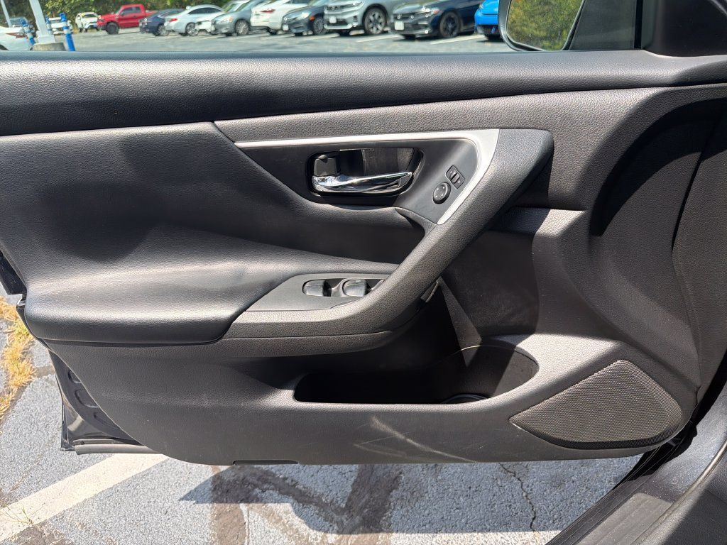 Used 2017 Nissan Altima 2.5 S FWD image 13