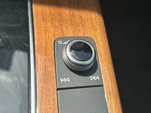 Certified 2024 Audi Q5 e Premium Plus w/ Premium Plus Package image 60