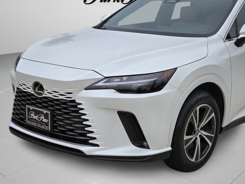 Used 2025 Lexus RX 350 Premium w/ Accessory Package (Z1) FWD image 33
