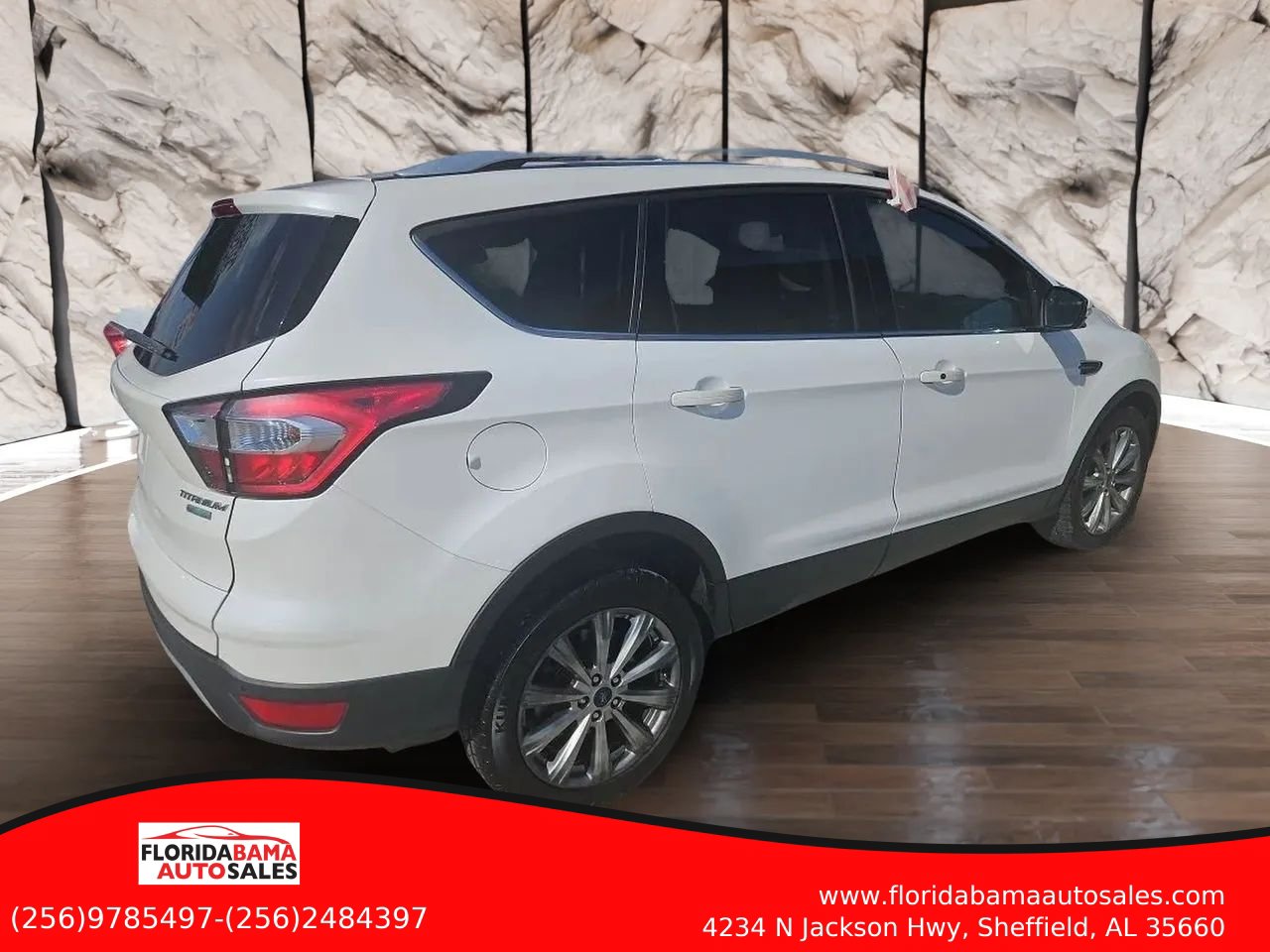 Used 2017 Ford Escape Titanium FWD image 3