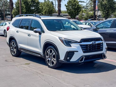 Used 2023 Subaru Ascent Touring AWD/4WD image 5