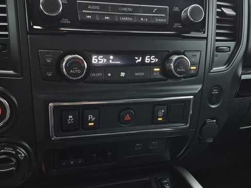 Used 2024 Nissan Titan SV w/ SV Convenience Package image 35