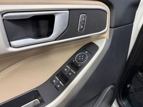 Used 2021 Ford Explorer XLT w/ Equipment Group 202A image 21