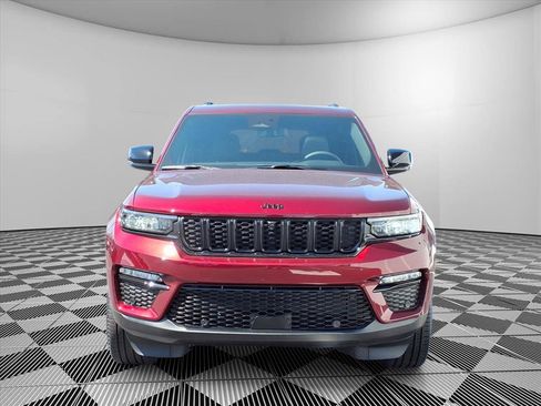 Used 2025 Jeep Grand Cherokee Limited w/ Luxury Tech Group II AWD/4WD image 3