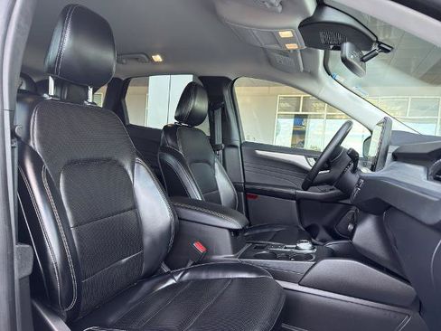 Certified 2024 Ford Escape Platinum AWD/4WD image 34