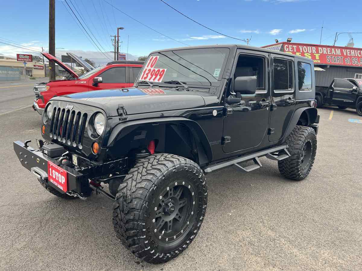 Used 2010 Jeep Wrangler Unlimited Rubicon w/ Dual Top Group AWD/4WD image 3