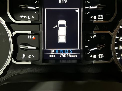 Used 2019 Toyota Tundra SR5 w/ SR5 Convenience Package RWD image 8