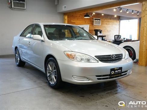 Used 2003 Toyota Camry LE FWD image 3