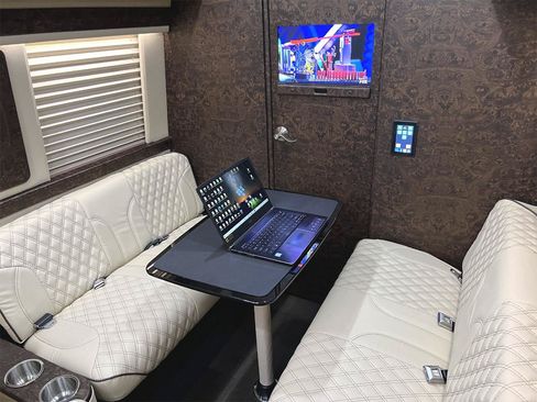 Used 2024 Mercedes-Benz Sprinter 3500 image 4