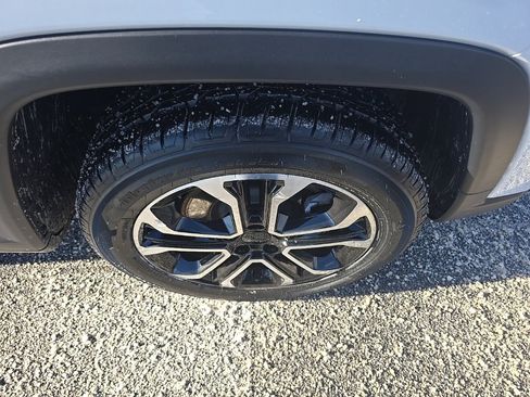 Certified 2024 Jeep Compass Limited image 9