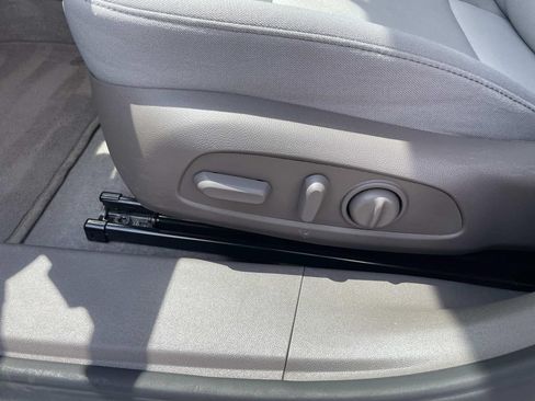 Used 2025 Chevrolet Malibu LT FWD image 18