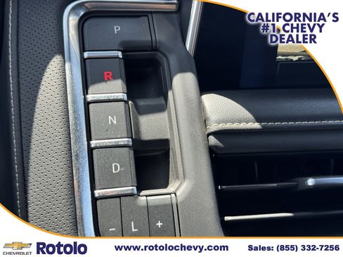Used 2023 Chevrolet Suburban Premier AWD/4WD image 22