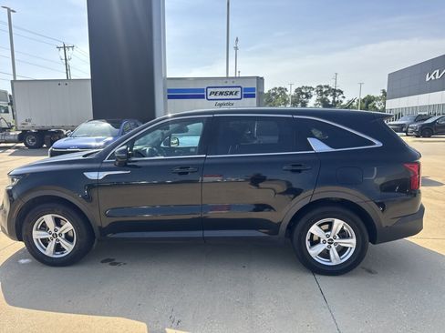 Used 2022 Kia Sorento LX FWD image 19