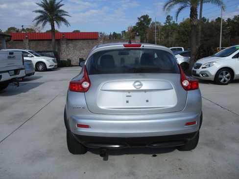 Used 2011 Nissan Juke S image 18