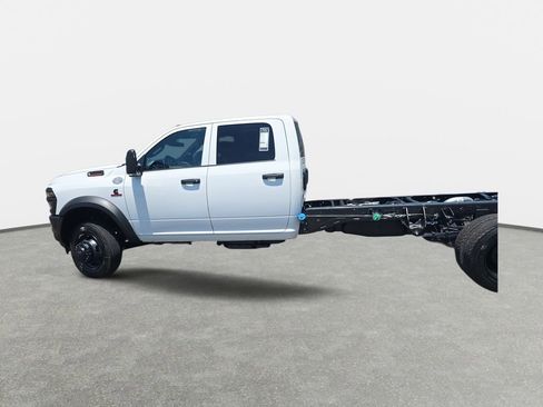 New 2026 RAM 5500 Tradesman AWD/4WD image 8