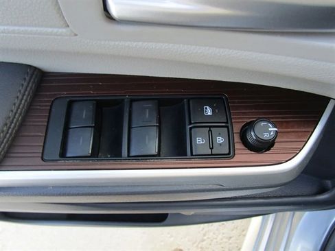 Used 2023 Toyota Sienna XLE image 11