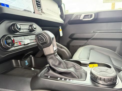 New 2025 Ford Bronco Outer Banks w/ Sasquatch Package AWD/4WD image 21