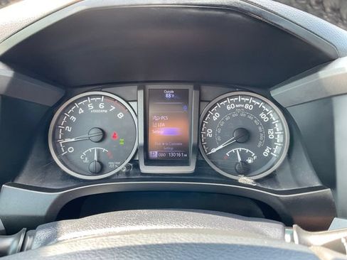 Used 2019 Toyota Tacoma TRD Off-Road AWD/4WD image 17