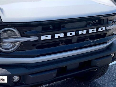 New 2026 Ford Bronco Outer Banks w/ Sasquatch Package AWD/4WD image 16