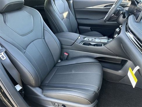 New 2026 INFINITI QX60 Luxe image 12