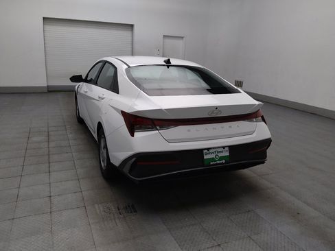 Used 2025 Hyundai Elantra SE FWD image 5