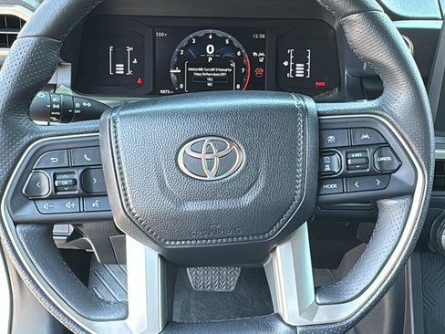Used 2025 Toyota 4Runner SR5 AWD/4WD image 19