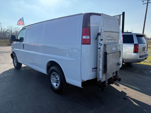 Used 2019 Chevrolet Express 3500 w/ Driver Convenience Package image 7