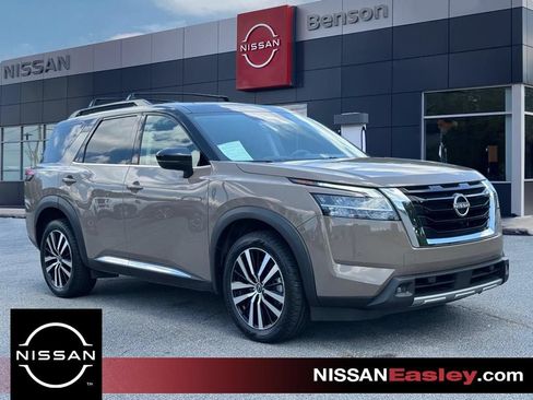Used 2023 Nissan Pathfinder Platinum AWD/4WD image 1