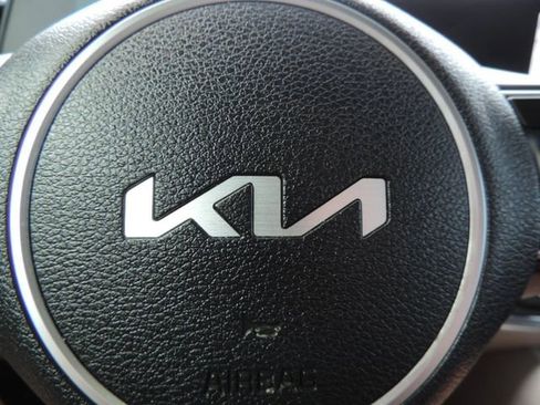 Used 2024 Kia Sportage EX image 28