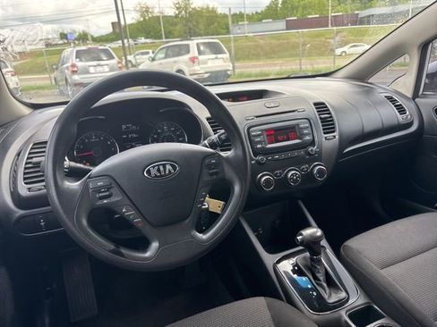 Used 2017 Kia Forte LX FWD image 12