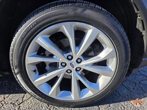 Used 2021 Ford Explorer Platinum image 37